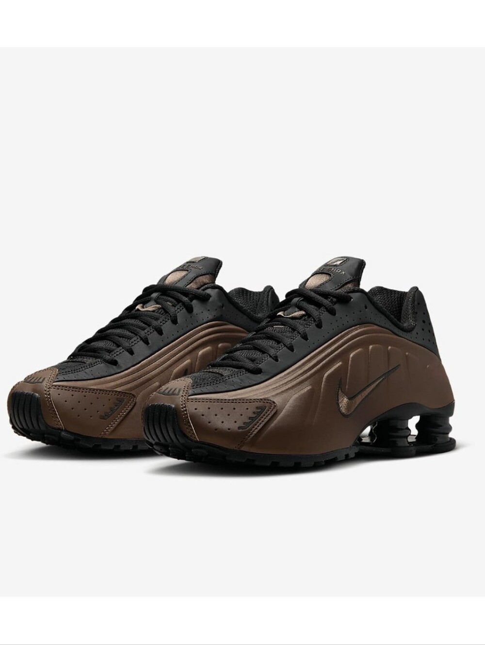 NIKE SHOX R4 Women's Shoes. Color Brown Black. Size 7.5